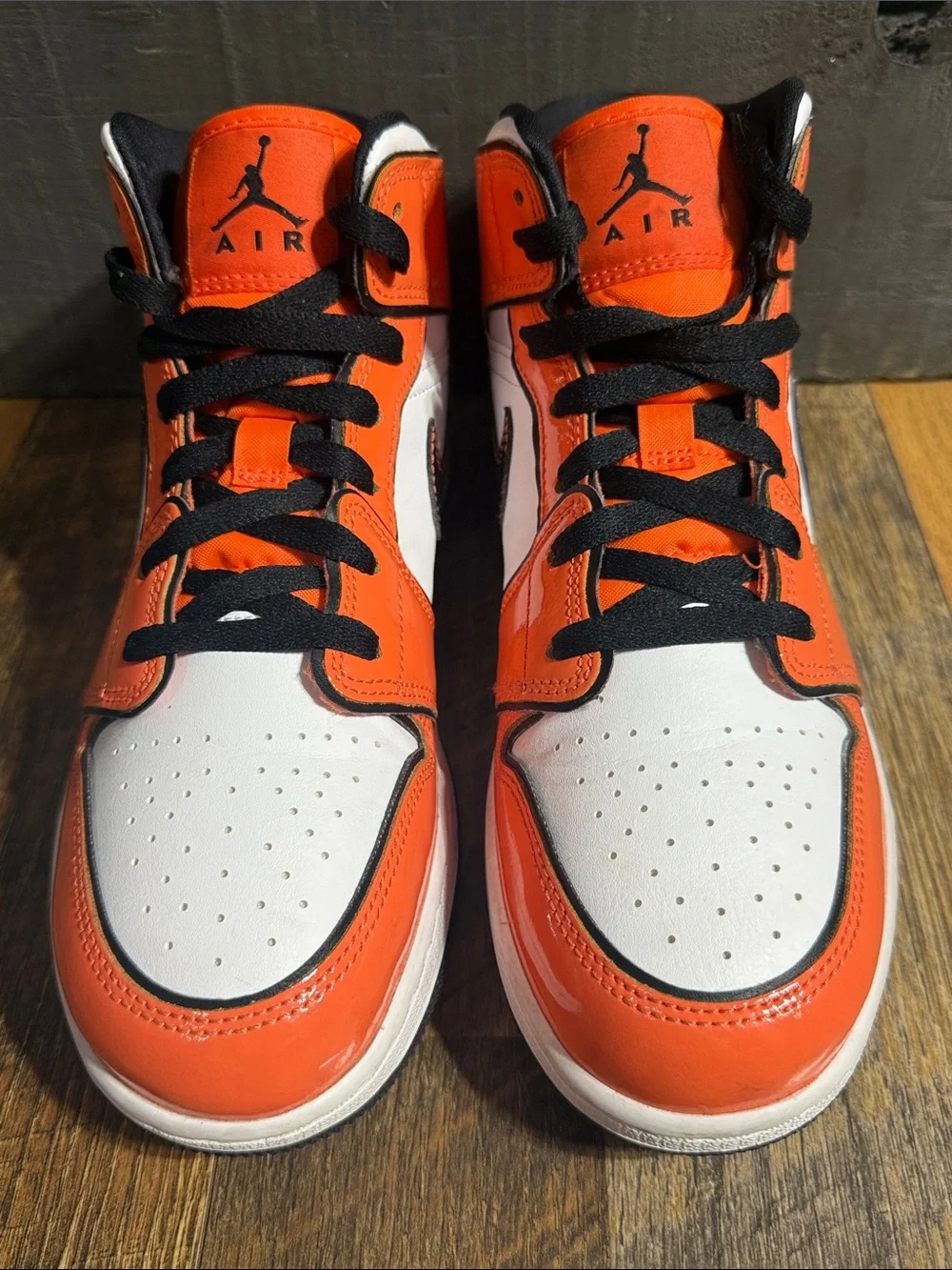Air Jordan 1 Mid SE Turf Orange Patent BQ6931-802 7Y Women’s 8.5